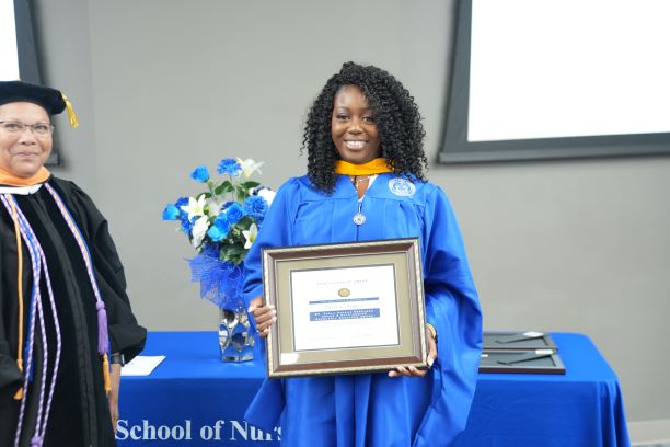 msn graduate receiving certificate 